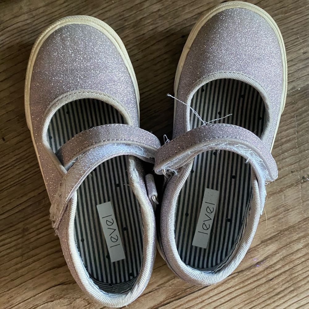 Like new sparkly girl shoes